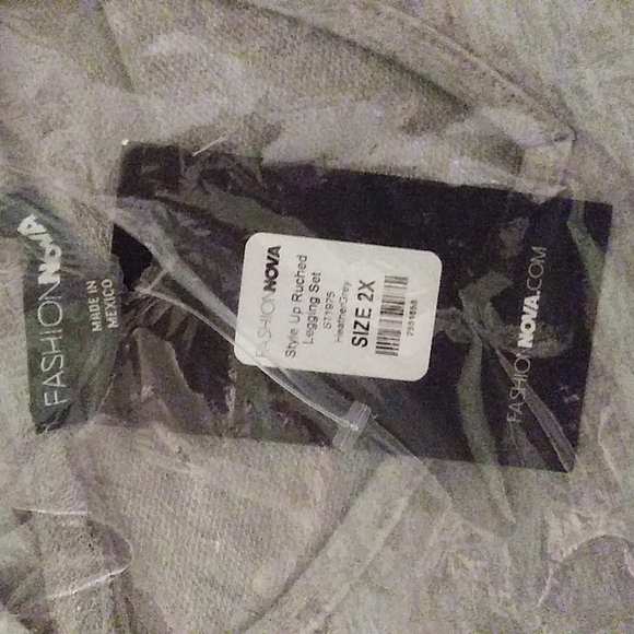 Fashion Nova Style Up Ruched Legging Set - Picture 2 of 14